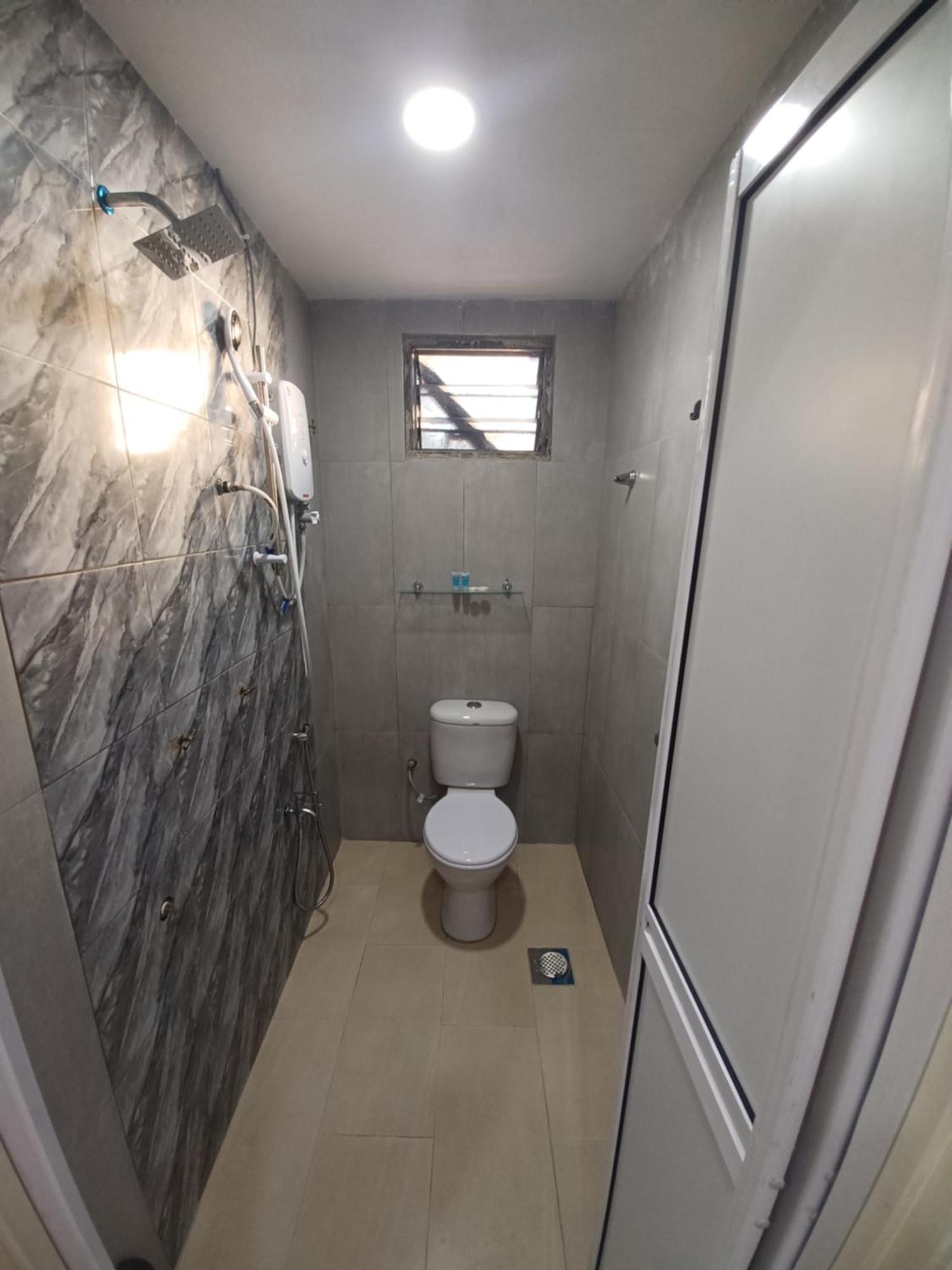 The Serai Cottage Transit Hotel 캄퐁 공 바닥 객실 사진